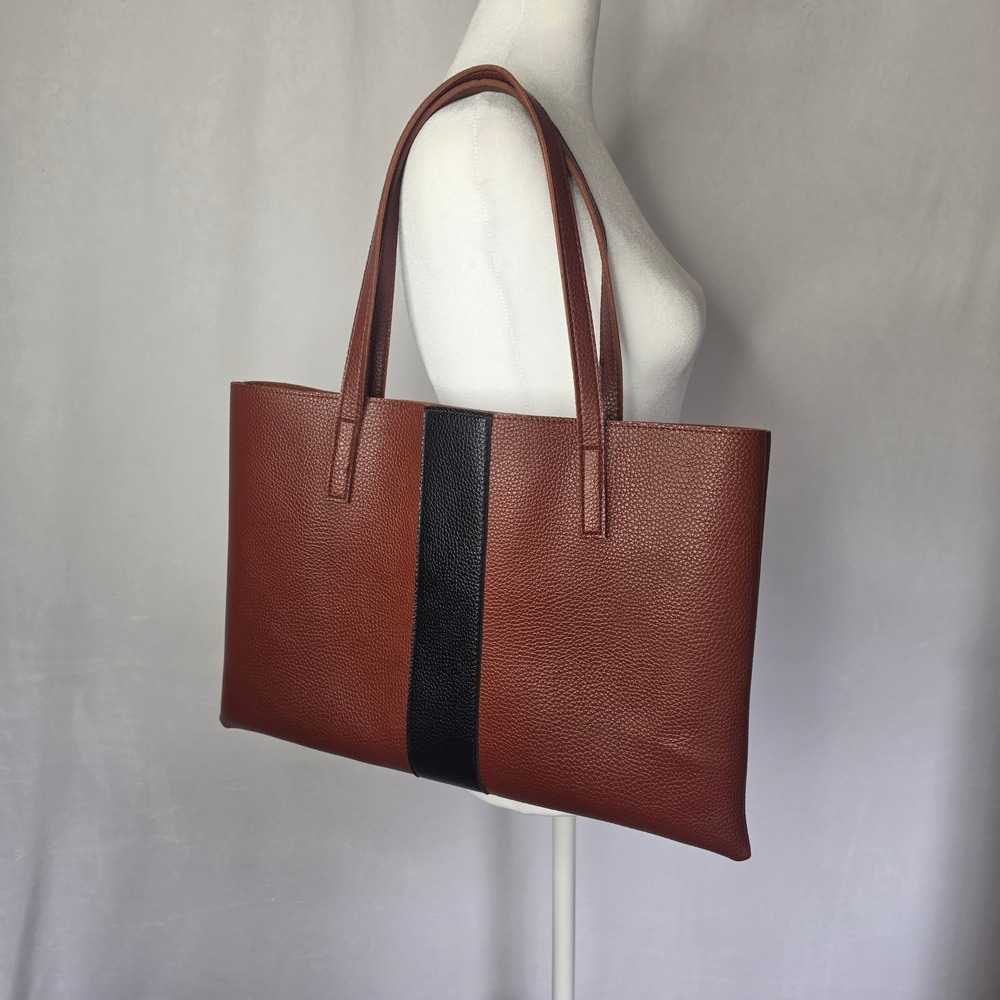 Vince Camuto Luck
Tote structured carryall pebbled vegan leather - Picture 2 of 12